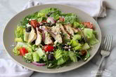 Салат Греческий с жареной курицей