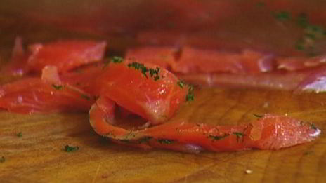 салат из гречки с брокколи и семгой