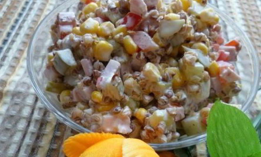 Рецепт салата с гречкой и ветчиной