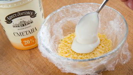 слоеный салат с горбушей и гречкой