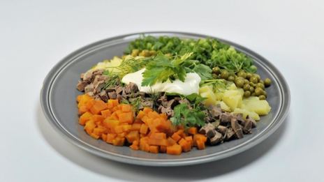 картофельный салат с куриной печенкой