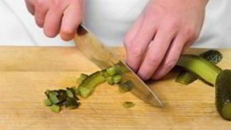 салат из картофеля с сельдью и телятиной