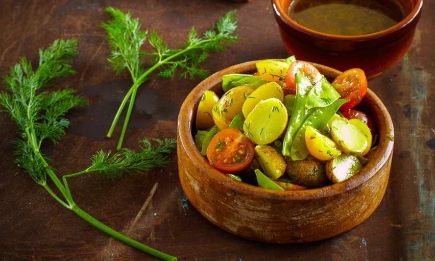Рецепт салата из молодого картофеля с укропом и хреном
