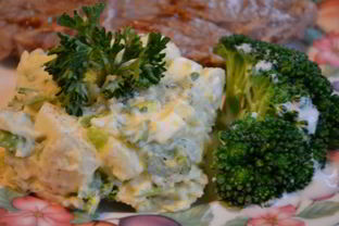 Салат картофельный с релиш-соусом