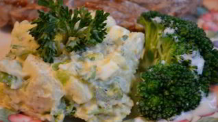 Салат картофельный с релиш-соусом