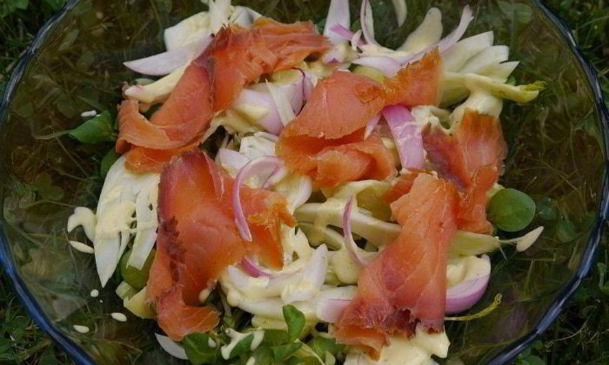 Рецепт салата с картофелем, фенхелем и копченой семгой
