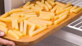 Салат с жареной картошкой