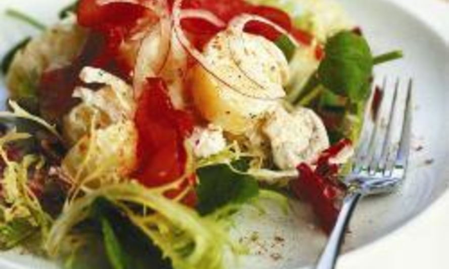 Рецепт теплого картофельного салата с бастурмой