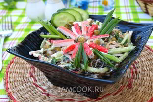 Крабовый салат с морской капустой