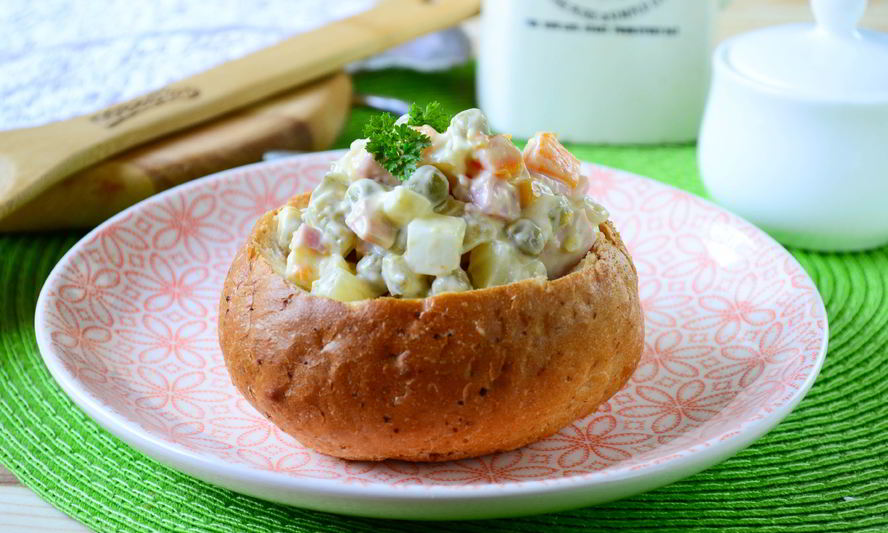 Рецепт булочек, фаршированных салатом оливье