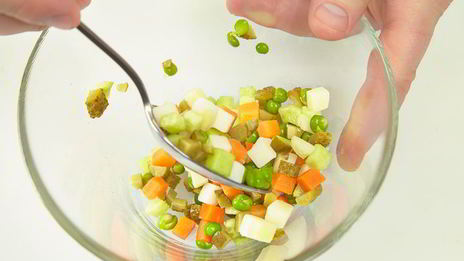 говяжий язык с оливье