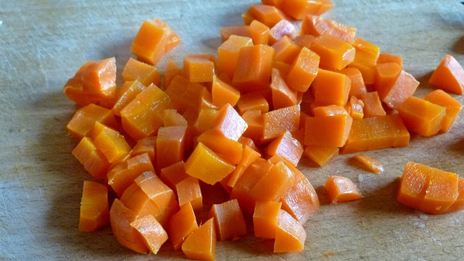 оливье классический с солеными огурцами