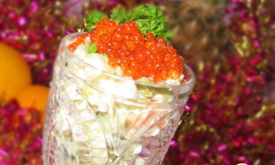 Рецепт оливье с форелью и красной икрой