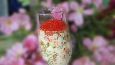 оливье с форелью и красной икрой