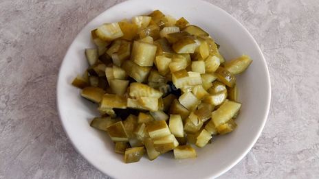 оливье с говядиной