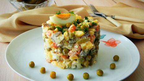 оливье с говядиной