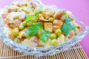 Оливье с красной рыбой