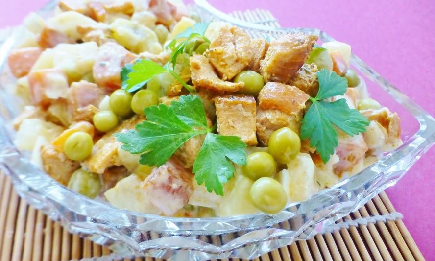 Рецепт оливье с красной рыбой