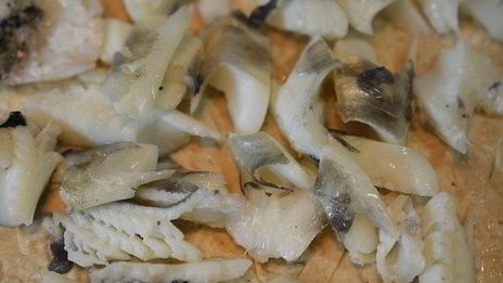 оливье с рыбой в рулете