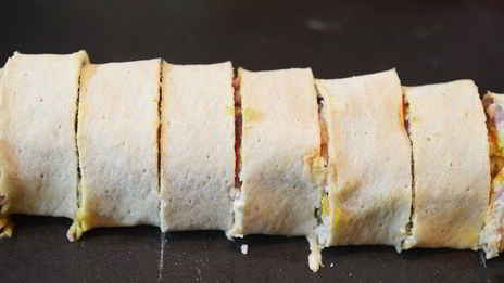 оливье с рыбой в рулете