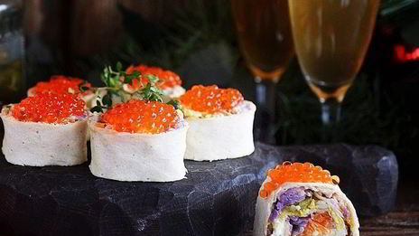 оливье с рыбой в рулете