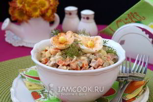 Салат Оливье с колбасой и горошком