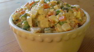 Салат Оливье с курицей