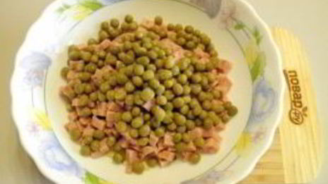 салат оливье в виде петуха