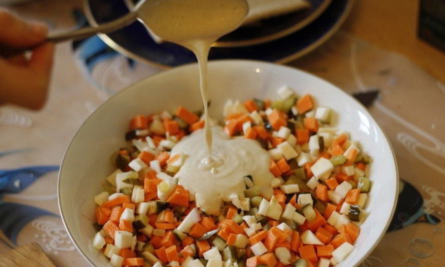 Рецепт сыроедческого оливье