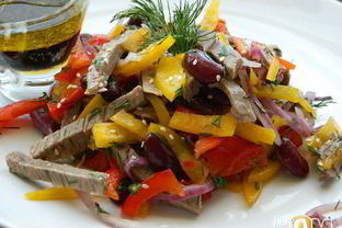 Овощной салат с говядиной