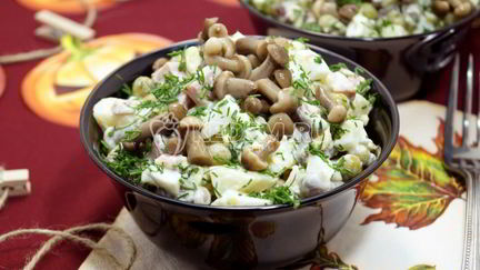 Салаты с колбасой