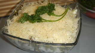 Печеночный салат слоями