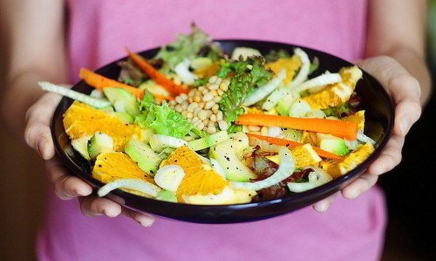 Рецепт салата из апельсина и авокадо