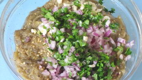 салат из баклажанов с питой мелидзаносалата