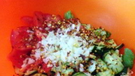 салат из ботвы редиса