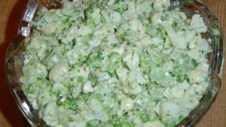 Салат из брокколи и цветной капусты