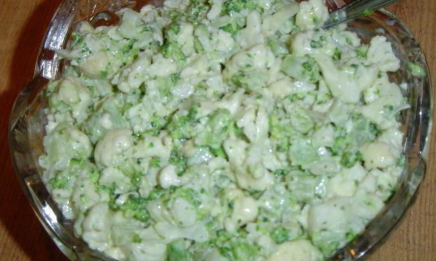 Рецепт салата из брокколи и цветной капусты