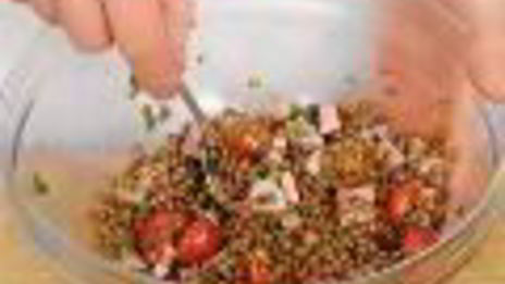 салат из чечевицы с помидорами черри