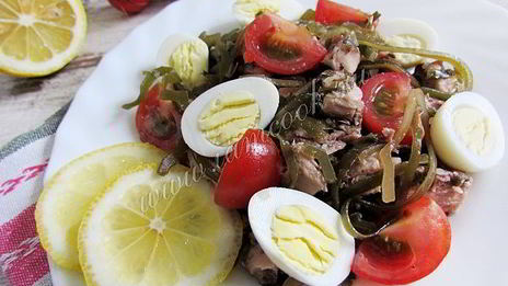 салат из морской капусты с яйцом