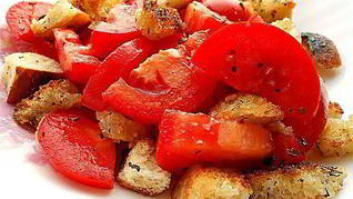 Салат из помидоров с прованскими крутонами