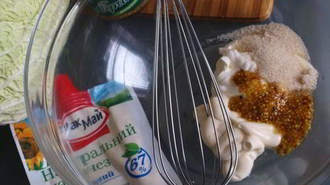 салат из савойской капусты с горошком и морковью