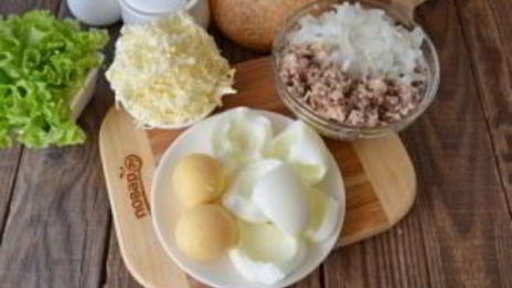 булочки, фаршированные салатом мимоза