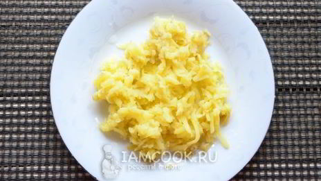 салат мимоза с консервами и сыром