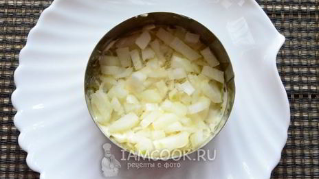 салат мимоза с консервами и сыром