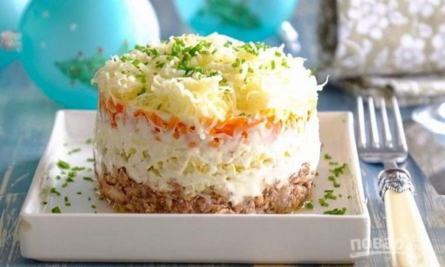 Рецепт салата мимоза с консервированной сайрой