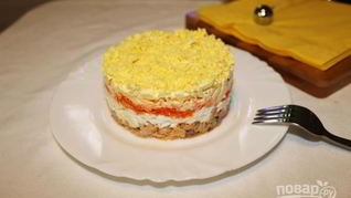 Салат Мимоза с сырой морковью