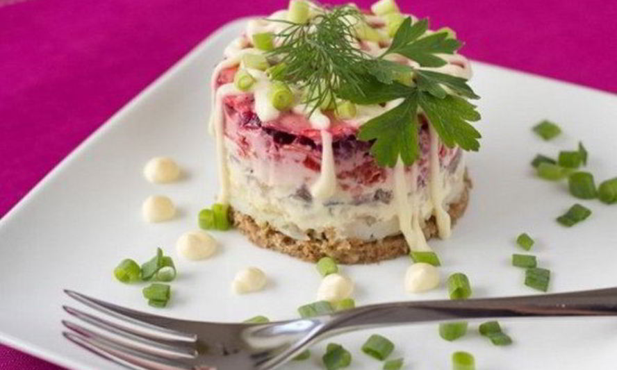 Рецепт праздничного лосося под шубой