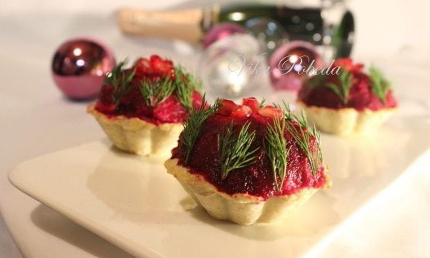 Рецепт селедки под шубой в картофельных корзинках