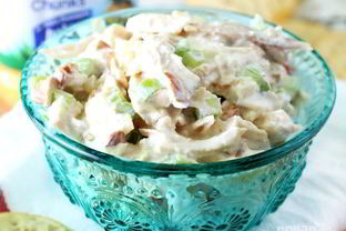 Салат с ананасом и курицей