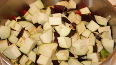 салат с баклажанами и фасолью